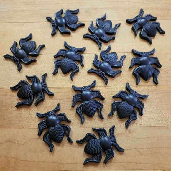 Black Tessera Perpetual Puzzle Beetle Scarab Plastic Bugs 2 Inch Replacement Pie - Picture 5 of 6